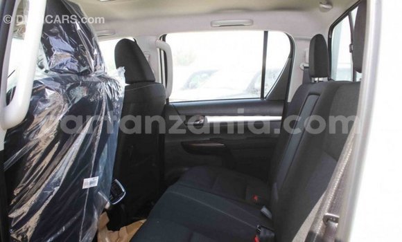 Buy Import Toyota Hilux White Car in Import - Dubai in Arusha Buy Import Toyota Hilux White Car in Import - Dubai in Arusha