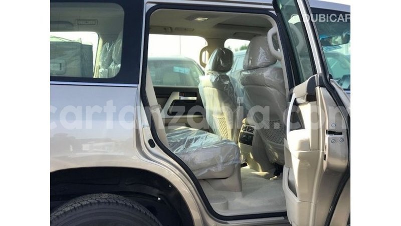 Big with watermark toyota land cruiser arusha import dubai 8366