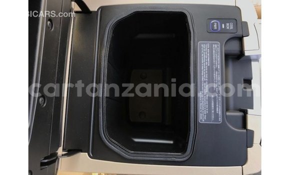Nunua Imported Toyota Land Cruiser Nyingine Gari ndani ya Import - Dubai nchini Arusha Nunua Imported Toyota Land Cruiser Nyingine Gari ndani ya Import - Dubai nchini Arusha