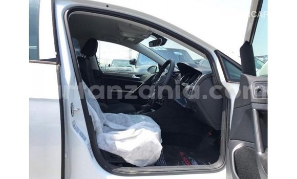 Nunua Imported Volkswagen Golf Nyeupe Gari ndani ya Import - Dubai nchini Arusha Nunua Imported Volkswagen Golf Nyeupe Gari ndani ya Import - Dubai nchini Arusha