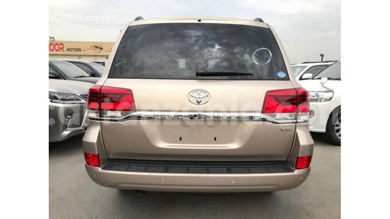 Big with watermark toyota land cruiser arusha import dubai 8375