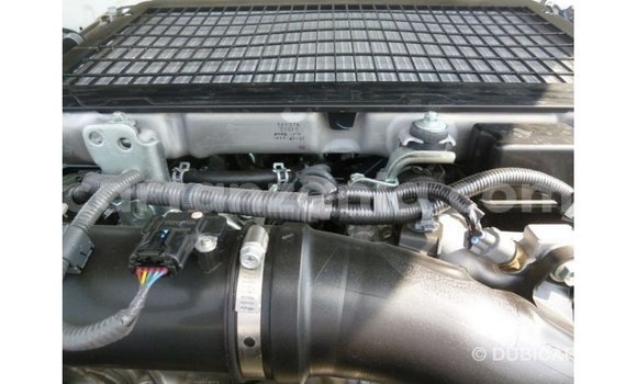 Nunua Imported Toyota Land Cruiser Nyeupe Gari ndani ya Import - Dubai nchini Arusha Nunua Imported Toyota Land Cruiser Nyeupe Gari ndani ya Import - Dubai nchini Arusha