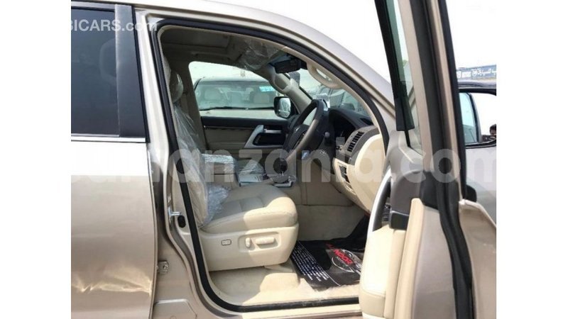 Big with watermark toyota land cruiser arusha import dubai 8378