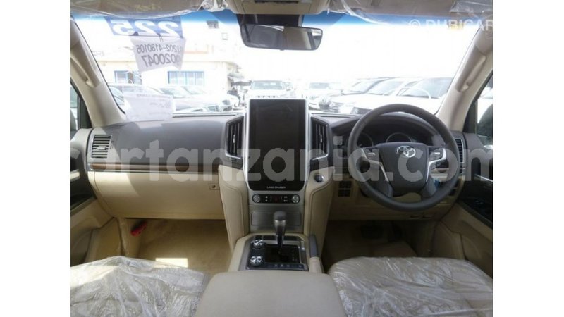 Big with watermark toyota land cruiser arusha import dubai 8379