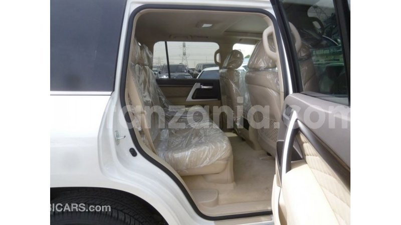 Big with watermark toyota land cruiser arusha import dubai 8379