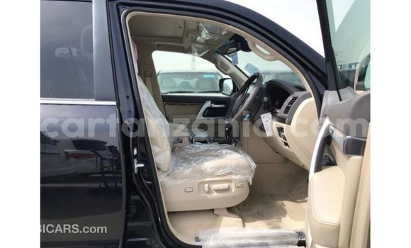 Nunua Imported Toyota Land Cruiser Nyeusi Gari ndani ya Import - Dubai nchini Arusha Nunua Imported Toyota Land Cruiser Nyeusi Gari ndani ya Import - Dubai nchini Arusha