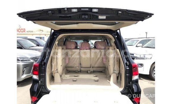 Nunua Imported Toyota Land Cruiser Nyeusi Gari ndani ya Import - Dubai nchini Arusha Nunua Imported Toyota Land Cruiser Nyeusi Gari ndani ya Import - Dubai nchini Arusha