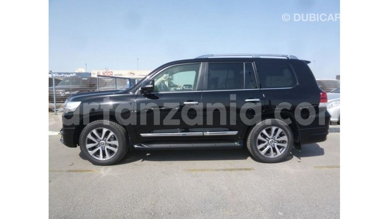 Big with watermark toyota land cruiser arusha import dubai 8385