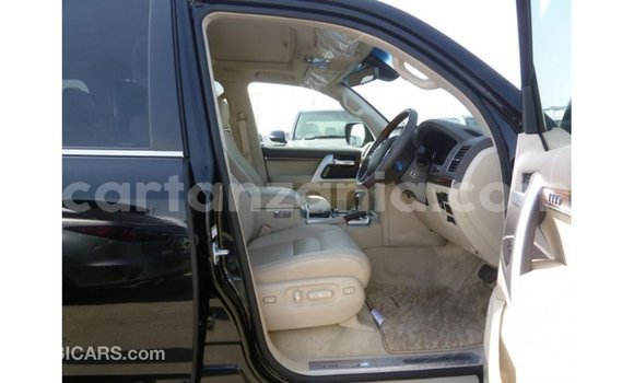 Nunua Imported Toyota Land Cruiser Nyeusi Gari ndani ya Import - Dubai nchini Arusha Nunua Imported Toyota Land Cruiser Nyeusi Gari ndani ya Import - Dubai nchini Arusha