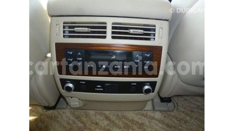 Big with watermark toyota land cruiser arusha import dubai 8385