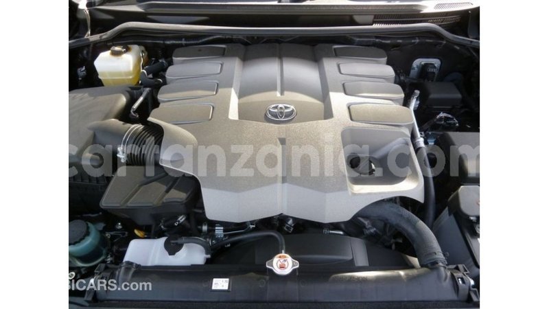Big with watermark toyota land cruiser arusha import dubai 8385