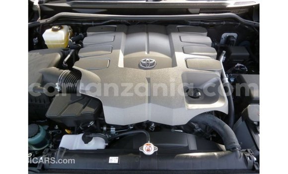 Nunua Imported Toyota Land Cruiser Nyeusi Gari ndani ya Import - Dubai nchini Arusha Nunua Imported Toyota Land Cruiser Nyeusi Gari ndani ya Import - Dubai nchini Arusha