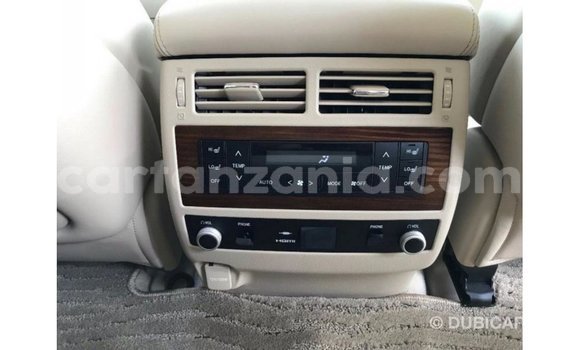 Nunua Imported Toyota Land Cruiser Nyeupe Gari ndani ya Import - Dubai nchini Arusha Nunua Imported Toyota Land Cruiser Nyeupe Gari ndani ya Import - Dubai nchini Arusha