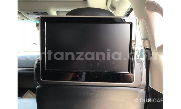 Nunua Imported Toyota Land Cruiser Nyeupe Gari ndani ya Import - Dubai nchini Arusha Nunua Imported Toyota Land Cruiser Nyeupe Gari ndani ya Import - Dubai nchini Arusha