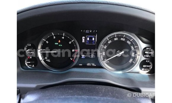 Nunua Imported Toyota Land Cruiser Nyeupe Gari ndani ya Import - Dubai nchini Arusha Nunua Imported Toyota Land Cruiser Nyeupe Gari ndani ya Import - Dubai nchini Arusha
