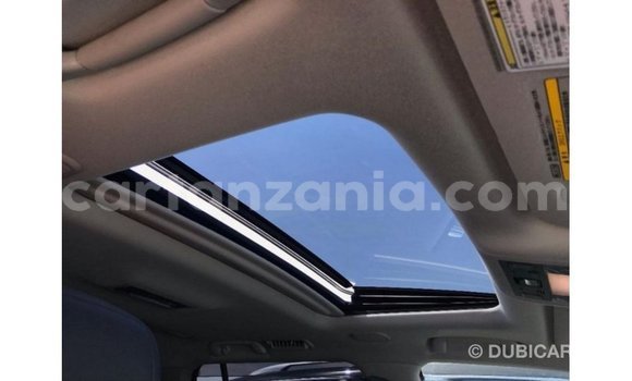 Nunua Imported Toyota Land Cruiser Nyeupe Gari ndani ya Import - Dubai nchini Arusha Nunua Imported Toyota Land Cruiser Nyeupe Gari ndani ya Import - Dubai nchini Arusha