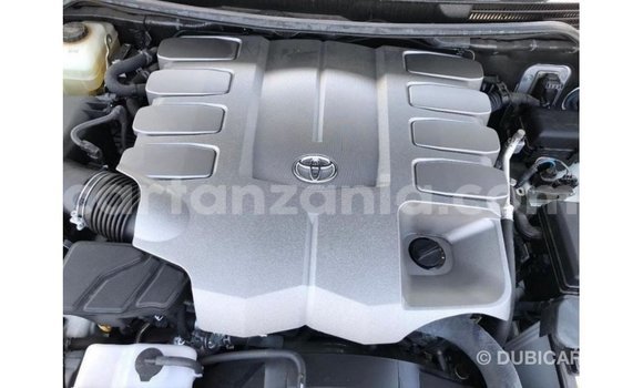 Nunua Imported Toyota Land Cruiser Nyeupe Gari ndani ya Import - Dubai nchini Arusha Nunua Imported Toyota Land Cruiser Nyeupe Gari ndani ya Import - Dubai nchini Arusha