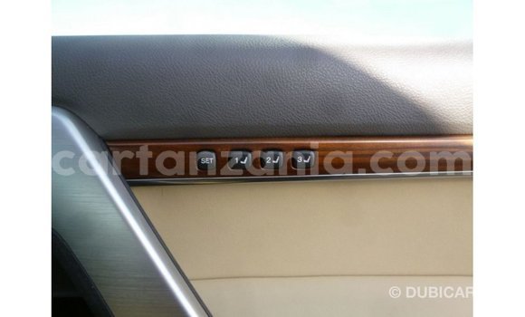 Nunua Imported Toyota Land Cruiser Nyeusi Gari ndani ya Import - Dubai nchini Arusha Nunua Imported Toyota Land Cruiser Nyeusi Gari ndani ya Import - Dubai nchini Arusha