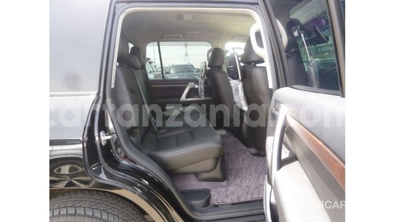 Big with watermark toyota land cruiser arusha import dubai 8393