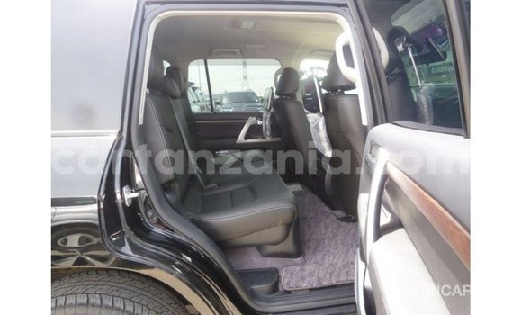 Nunua Imported Toyota Land Cruiser Nyeusi Gari ndani ya Import - Dubai nchini Arusha Nunua Imported Toyota Land Cruiser Nyeusi Gari ndani ya Import - Dubai nchini Arusha
