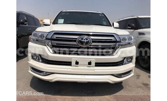 Nunua Imported Toyota Land Cruiser Nyeupe Gari ndani ya Import - Dubai nchini Arusha Nunua Imported Toyota Land Cruiser Nyeupe Gari ndani ya Import - Dubai nchini Arusha