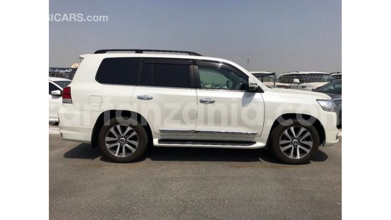 Big with watermark toyota land cruiser arusha import dubai 8394