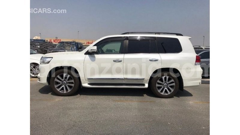 Big with watermark toyota land cruiser arusha import dubai 8394