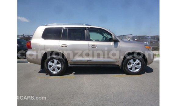 Nunua Imported Toyota Land Cruiser Nyingine Gari ndani ya Import - Dubai nchini Arusha Nunua Imported Toyota Land Cruiser Nyingine Gari ndani ya Import - Dubai nchini Arusha