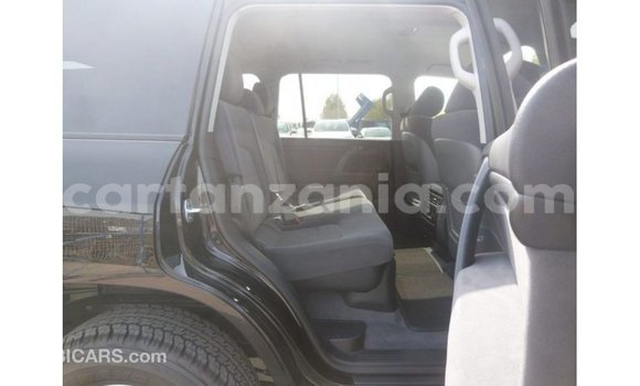 Nunua Imported Toyota Land Cruiser Nyeusi Gari ndani ya Import - Dubai nchini Arusha Nunua Imported Toyota Land Cruiser Nyeusi Gari ndani ya Import - Dubai nchini Arusha