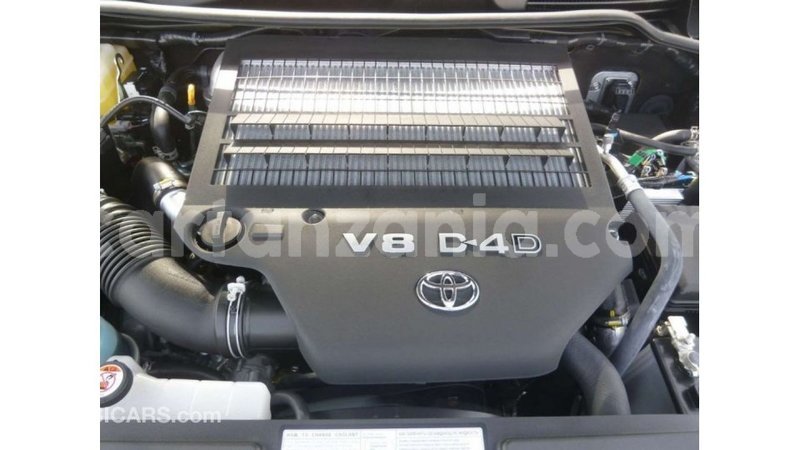 Big with watermark toyota land cruiser arusha import dubai 8397