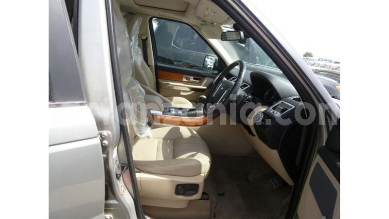 Big with watermark land rover range rover arusha import dubai 8399