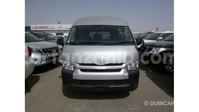 Big with watermark toyota hiace arusha import dubai 8400