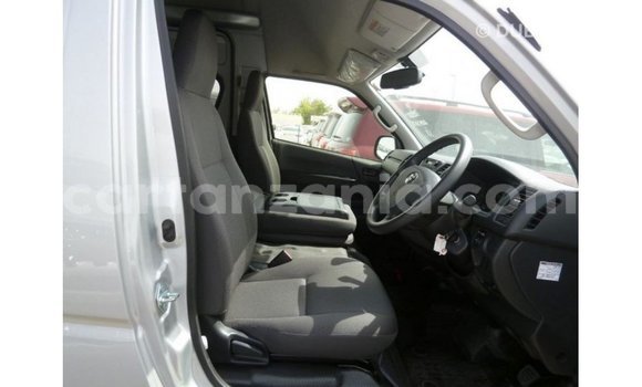 Buy Import Toyota Hiace Other Car in Import - Dubai in Arusha Buy Import Toyota Hiace Other Car in Import - Dubai in Arusha