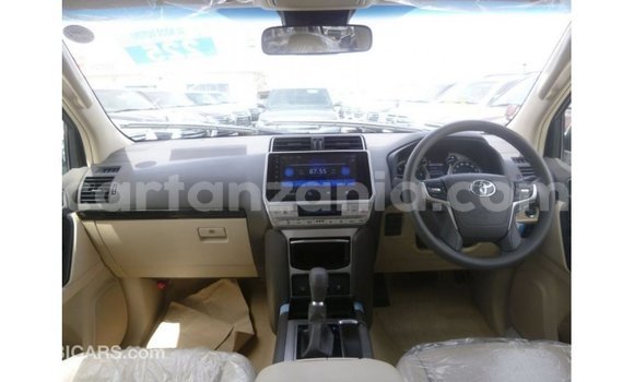 Nunua Imported Toyota Prado Nyeupe Gari ndani ya Import - Dubai nchini Arusha Nunua Imported Toyota Prado Nyeupe Gari ndani ya Import - Dubai nchini Arusha