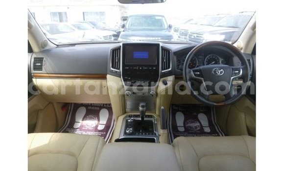 Buy Import Toyota Land Cruiser White Car in Import - Dubai in Arusha Buy Import Toyota Land Cruiser White Car in Import - Dubai in Arusha