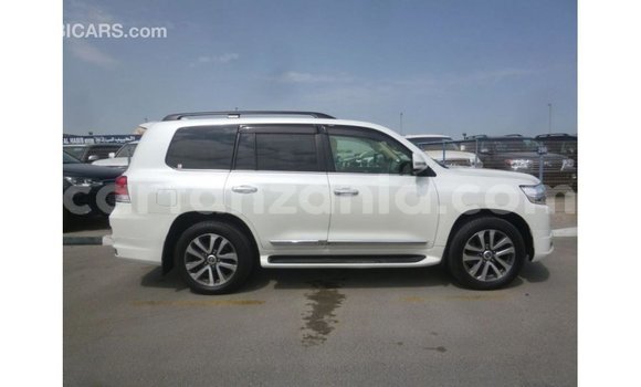 Buy Import Toyota Land Cruiser White Car in Import - Dubai in Arusha Buy Import Toyota Land Cruiser White Car in Import - Dubai in Arusha