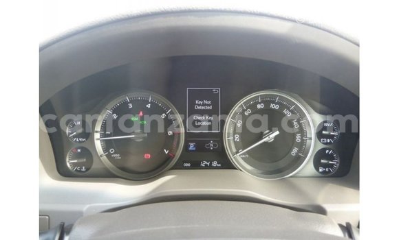 Buy Import Toyota Land Cruiser White Car in Import - Dubai in Arusha Buy Import Toyota Land Cruiser White Car in Import - Dubai in Arusha