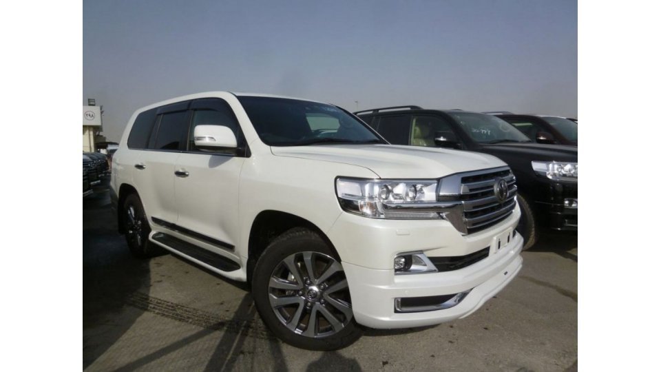 Buy import toyota land cruiser white car in import - dubai in
