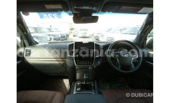 Buy Import Toyota Land Cruiser White Car in Import - Dubai in Arusha Buy Import Toyota Land Cruiser White Car in Import - Dubai in Arusha