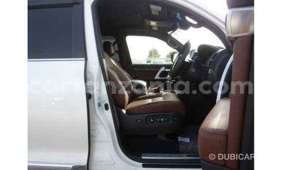 Buy Import Toyota Land Cruiser White Car in Import - Dubai in Arusha Buy Import Toyota Land Cruiser White Car in Import - Dubai in Arusha