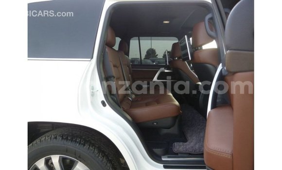 Buy Import Toyota Land Cruiser White Car in Import - Dubai in Arusha Buy Import Toyota Land Cruiser White Car in Import - Dubai in Arusha