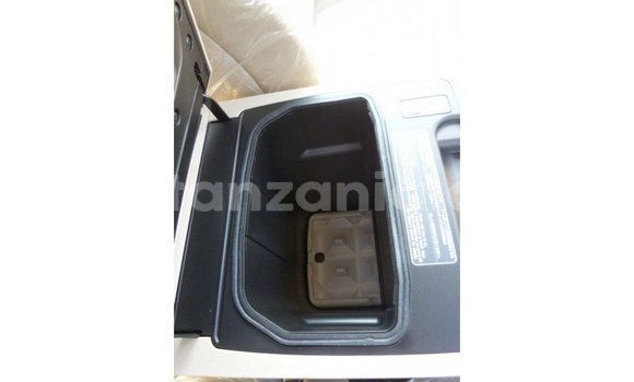 Buy Import Toyota Land Cruiser Black Car in Import - Dubai in Arusha Buy Import Toyota Land Cruiser Black Car in Import - Dubai in Arusha