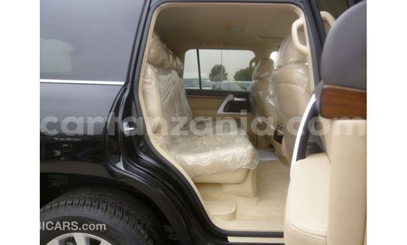 Nunua Imported Toyota Land Cruiser Nyeusi Gari ndani ya Import - Dubai nchini Arusha Nunua Imported Toyota Land Cruiser Nyeusi Gari ndani ya Import - Dubai nchini Arusha