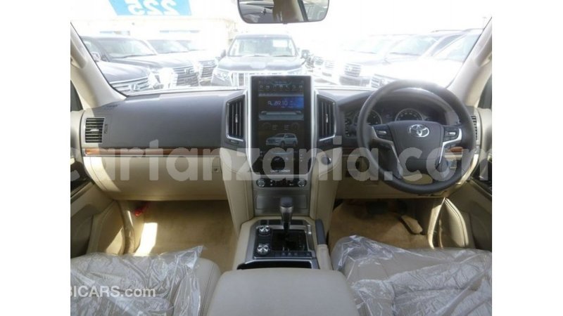 Big with watermark toyota land cruiser arusha import dubai 8410