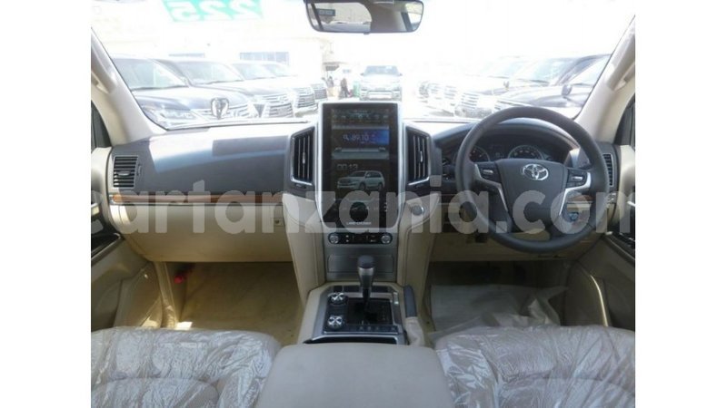 Big with watermark toyota land cruiser arusha import dubai 8411