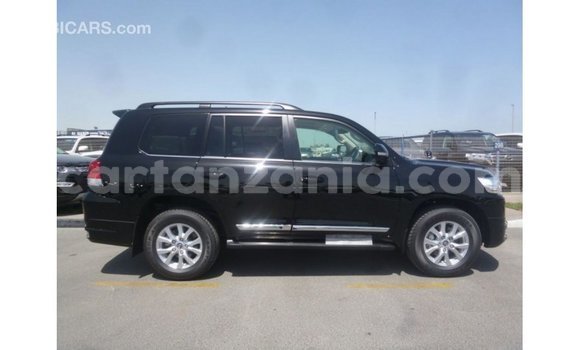 Nunua Imported Toyota Land Cruiser Nyeusi Gari ndani ya Import - Dubai nchini Arusha Nunua Imported Toyota Land Cruiser Nyeusi Gari ndani ya Import - Dubai nchini Arusha
