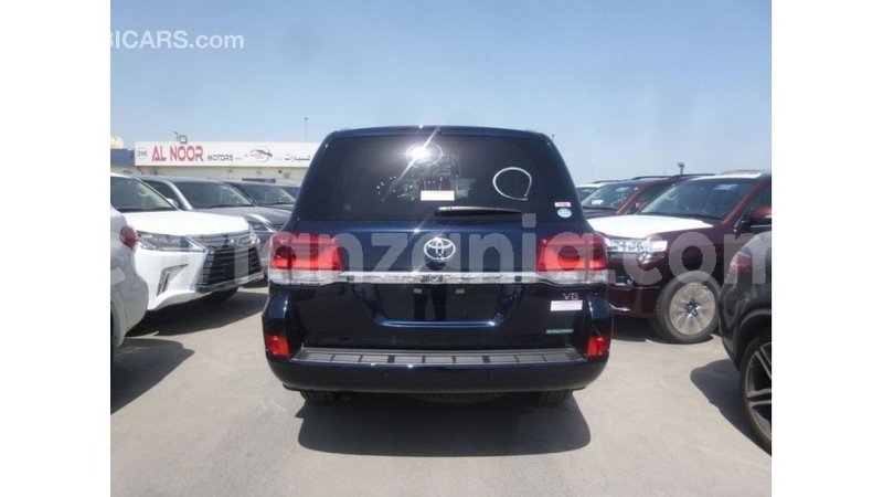 Big with watermark toyota land cruiser arusha import dubai 8412