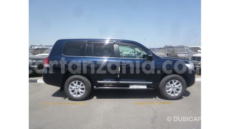 Big with watermark toyota land cruiser arusha import dubai 8412