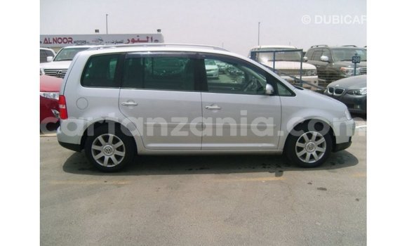 Nunua Imported Volkswagen Touran Nyingine Gari ndani ya Import - Dubai nchini Arusha Nunua Imported Volkswagen Touran Nyingine Gari ndani ya Import - Dubai nchini Arusha