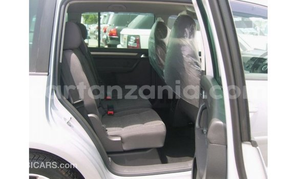 Nunua Imported Volkswagen Touran Nyingine Gari ndani ya Import - Dubai nchini Arusha Nunua Imported Volkswagen Touran Nyingine Gari ndani ya Import - Dubai nchini Arusha